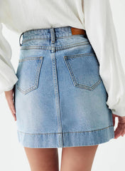 Minimalist Womens High Waisted Stretch Denim Jean Skirt Casual Trendy Front Seam Mini Skirt with Pockets Daily Wear